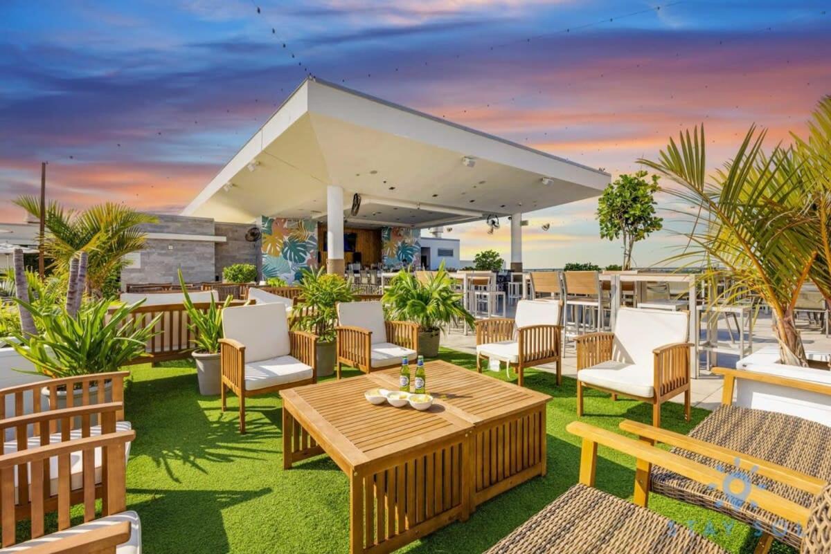 Rooftop Pool - Hollywood Beach Boardwalk Экстерьер фото